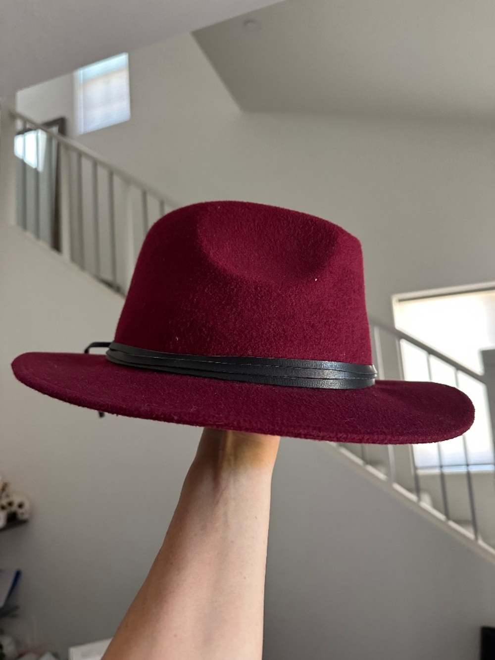 Like new Summer & Rose wool felt western fedora hat!